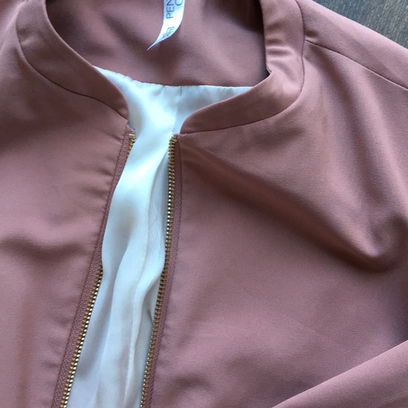 Pink vest - Picture 2 of 2